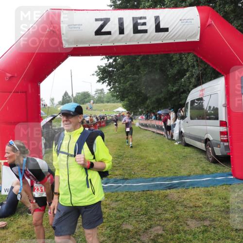 21.06.2025 - 27. Vierlanden-Triathlon MichiJ http://msf.ph/oto/8044799 15.06.2026 13:49:27 Ziel 142, 231, 924, 1158, 1162 meine-sportfotos.de