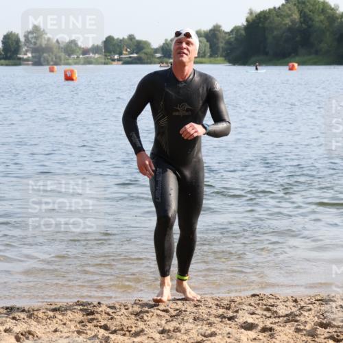 15.06.2025 - 27. Vierlanden-Triathlon Lena Gebhardt http://msf.ph/oto/8044927 15.06.2025 08:37:39 Schwimmen 9, 73, 171, 180, 181 meine-sportfotos.de
