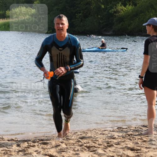 15.06.2025 - 27. Vierlanden-Triathlon Lena Gebhardt http://msf.ph/oto/8044954 15.06.2025 08:37:41 Schwimmen 9, 73, 171, 180, 181 meine-sportfotos.de