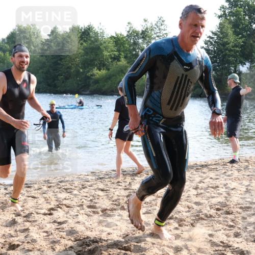 15.06.2025 - 27. Vierlanden-Triathlon Lena Gebhardt http://msf.ph/oto/8044965 15.06.2025 08:37:44 Schwimmen 9, 73, 171, 180, 181 meine-sportfotos.de