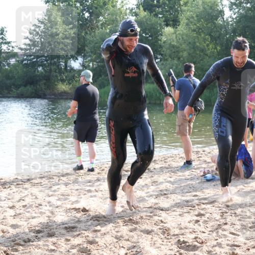 15.06.2025 - 27. Vierlanden-Triathlon Lena Gebhardt http://msf.ph/oto/8045086 15.06.2025 08:38:33 Schwimmen 2, 27, 35, 45, 86, 126 meine-sportfotos.de