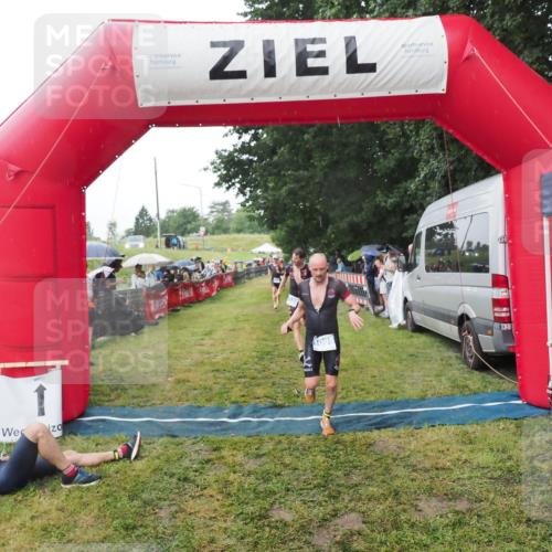21.06.2025 - 27. Vierlanden-Triathlon MichiJ http://msf.ph/oto/8045087 15.06.2026 13:50:59 Ziel 1098, 1108, 1120, 1132, 1134, 1136 meine-sportfotos.de