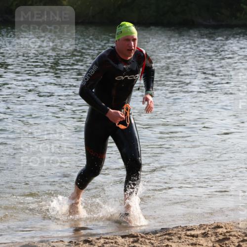 15.06.2025 - 27. Vierlanden-Triathlon Lena Gebhardt http://msf.ph/oto/8045109 15.06.2025 08:38:39 Schwimmen 2, 27, 35, 45, 86, 126, 182 meine-sportfotos.de