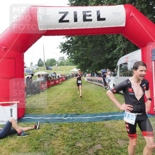 21.06.2025 - 27. Vierlanden-Triathlon MichiJ http://msf.ph/oto/8045110 15.06.2026 13:51:01 Ziel 1098, 1108, 1134, 1136 meine-sportfotos.de