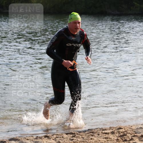 15.06.2025 - 27. Vierlanden-Triathlon Lena Gebhardt http://msf.ph/oto/8045113 15.06.2025 08:38:39 Schwimmen 2, 27, 35, 45, 86, 126, 182 meine-sportfotos.de