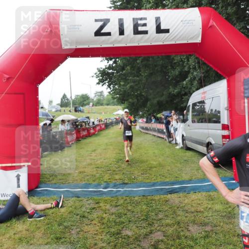 21.06.2025 - 27. Vierlanden-Triathlon MichiJ http://msf.ph/oto/8045115 15.06.2026 13:51:01 Ziel 1098, 1108, 1134, 1136 meine-sportfotos.de