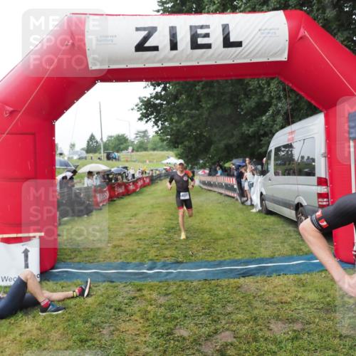 21.06.2025 - 27. Vierlanden-Triathlon MichiJ http://msf.ph/oto/8045117 15.06.2026 13:51:01 Ziel 1098, 1108, 1134, 1136 meine-sportfotos.de