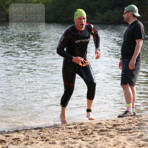 15.06.2025 - 27. Vierlanden-Triathlon Lena Gebhardt http://msf.ph/oto/8045121 15.06.2025 08:38:40 Schwimmen 2, 27, 35, 45, 86, 126, 182 meine-sportfotos.de