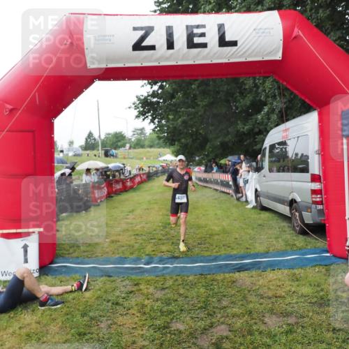 21.06.2025 - 27. Vierlanden-Triathlon MichiJ http://msf.ph/oto/8045124 15.06.2026 13:51:02 Ziel 1098, 1108, 1134, 1136 meine-sportfotos.de