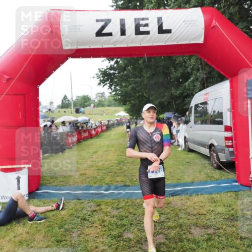 21.06.2025 - 27. Vierlanden-Triathlon MichiJ http://msf.ph/oto/8045136 15.06.2026 13:51:03 Ziel 1098, 1108, 1134, 1136 meine-sportfotos.de