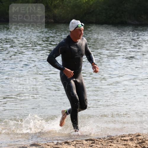15.06.2025 - 27. Vierlanden-Triathlon Lena Gebhardt http://msf.ph/oto/8045148 15.06.2025 08:38:45 Schwimmen 2, 27, 94, 126, 182 meine-sportfotos.de
