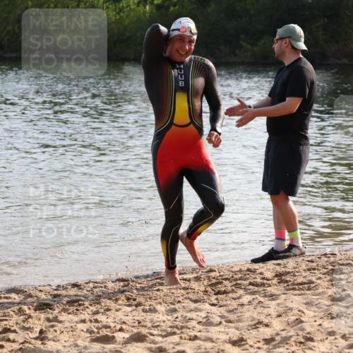 15.06.2025 - 27. Vierlanden-Triathlon Lena Gebhardt http://msf.ph/oto/8045187 15.06.2025 08:38:53 Schwimmen 94, 182 meine-sportfotos.de