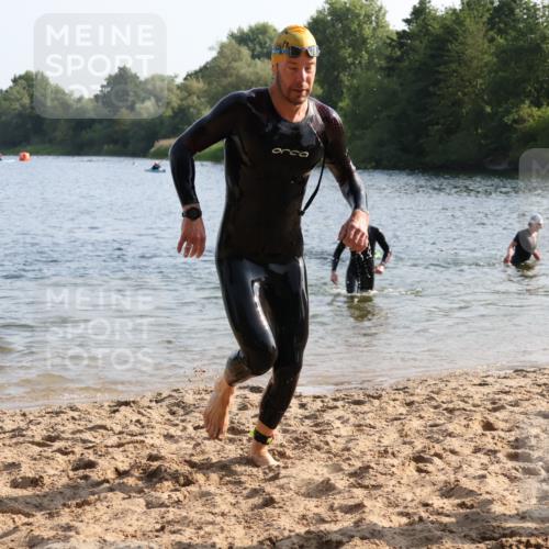 15.06.2025 - 27. Vierlanden-Triathlon Lena Gebhardt http://msf.ph/oto/8045312 15.06.2025 08:39:10 Schwimmen 77, 120, 132, 165 meine-sportfotos.de
