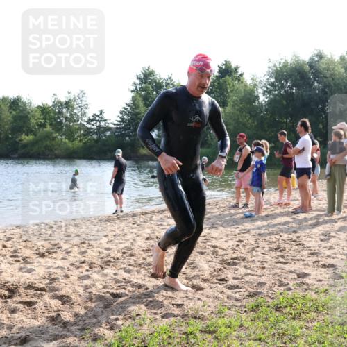 15.06.2025 - 27. Vierlanden-Triathlon Lena Gebhardt http://msf.ph/oto/8045378 15.06.2025 08:39:19 Schwimmen 120, 132, 165 meine-sportfotos.de
