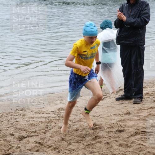 21.06.2025 - 27. Vierlanden-Triathlon Lena Gebhardt http://msf.ph/oto/8045392 15.06.2025 14:47:36 Schwimmen 1334 meine-sportfotos.de