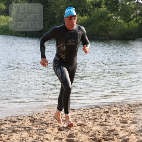 15.06.2025 - 27. Vierlanden-Triathlon Lena Gebhardt http://msf.ph/oto/8045433 15.06.2025 08:39:33 Schwimmen 59, 168 meine-sportfotos.de