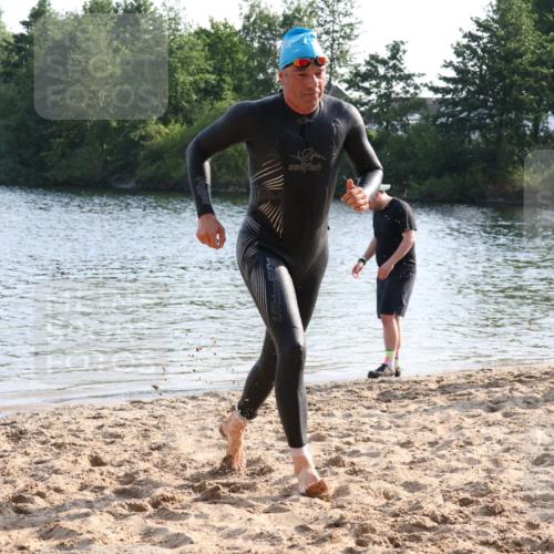 15.06.2025 - 27. Vierlanden-Triathlon Lena Gebhardt http://msf.ph/oto/8045438 15.06.2025 08:39:34 Schwimmen 59, 168 meine-sportfotos.de