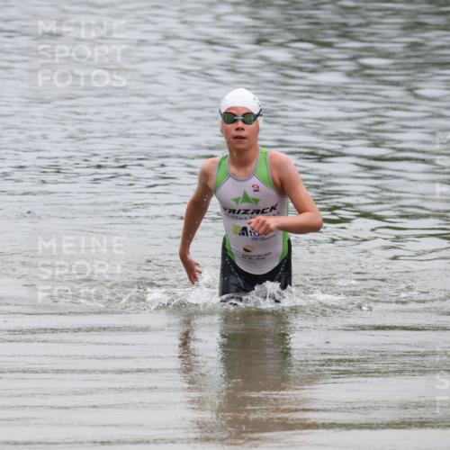 21.06.2025 - 27. Vierlanden-Triathlon Lena Gebhardt http://msf.ph/oto/8045455 15.06.2025 14:50:43 Schwimmen  meine-sportfotos.de
