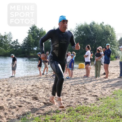15.06.2025 - 27. Vierlanden-Triathlon Lena Gebhardt http://msf.ph/oto/8045457 15.06.2025 08:39:35 Schwimmen 59, 168 meine-sportfotos.de