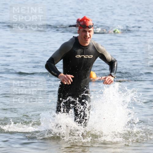 15.06.2025 - 27. Vierlanden-Triathlon Lena Gebhardt http://msf.ph/oto/8045461 15.06.2025 08:39:40 Schwimmen 59, 168 meine-sportfotos.de