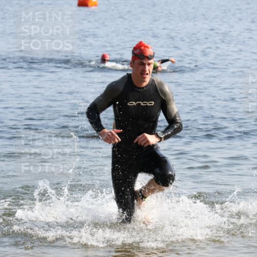 15.06.2025 - 27. Vierlanden-Triathlon Lena Gebhardt http://msf.ph/oto/8045468 15.06.2025 08:39:41 Schwimmen 59, 168 meine-sportfotos.de