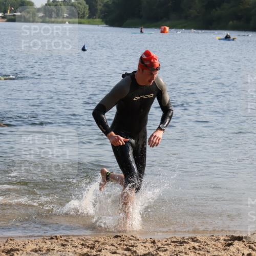 15.06.2025 - 27. Vierlanden-Triathlon Lena Gebhardt http://msf.ph/oto/8045484 15.06.2025 08:39:42 Schwimmen 59, 168 meine-sportfotos.de