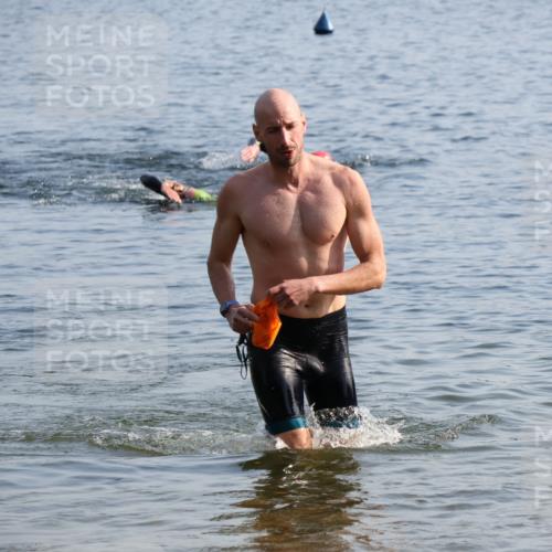 15.06.2025 - 27. Vierlanden-Triathlon Lena Gebhardt http://msf.ph/oto/8045532 15.06.2025 08:39:50 Schwimmen 3, 59 meine-sportfotos.de
