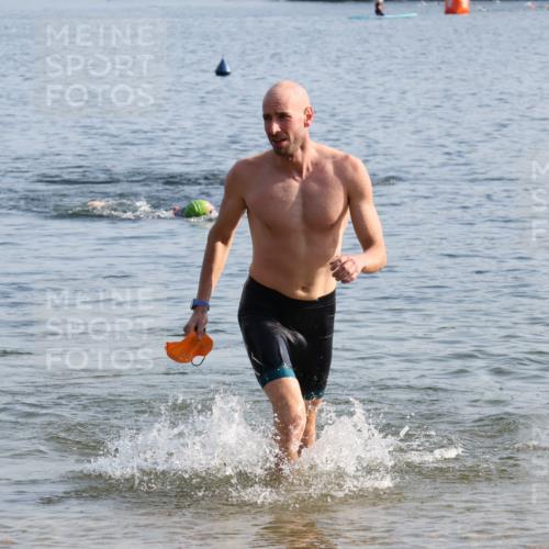 15.06.2025 - 27. Vierlanden-Triathlon Lena Gebhardt http://msf.ph/oto/8045547 15.06.2025 08:39:52 Schwimmen 3, 59 meine-sportfotos.de