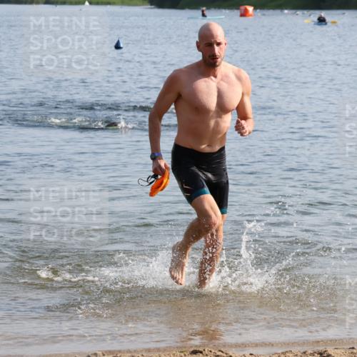15.06.2025 - 27. Vierlanden-Triathlon Lena Gebhardt http://msf.ph/oto/8045551 15.06.2025 08:39:53 Schwimmen 3, 59 meine-sportfotos.de