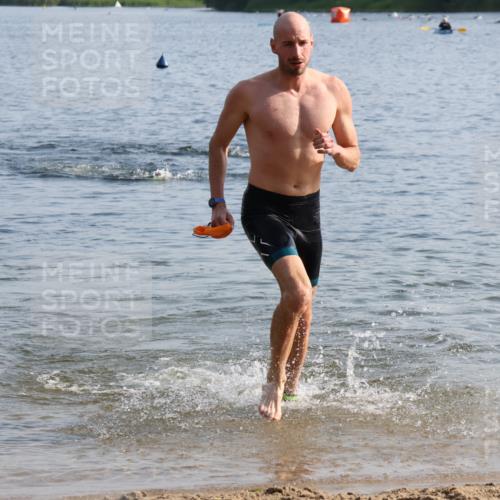 15.06.2025 - 27. Vierlanden-Triathlon Lena Gebhardt http://msf.ph/oto/8045555 15.06.2025 08:39:53 Schwimmen 3, 59 meine-sportfotos.de