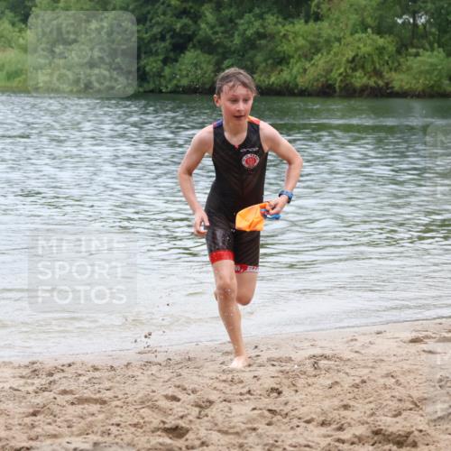 21.06.2025 - 27. Vierlanden-Triathlon Lena Gebhardt http://msf.ph/oto/8045614 15.06.2025 14:50:55 Schwimmen  meine-sportfotos.de