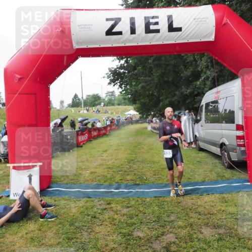 21.06.2025 - 27. Vierlanden-Triathlon MichiJ http://msf.ph/oto/8045687 15.06.2026 13:53:44 Ziel 653, 1155 meine-sportfotos.de