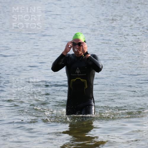 15.06.2025 - 27. Vierlanden-Triathlon Lena Gebhardt http://msf.ph/oto/8045742 15.06.2025 08:40:35 Schwimmen 5, 7 meine-sportfotos.de