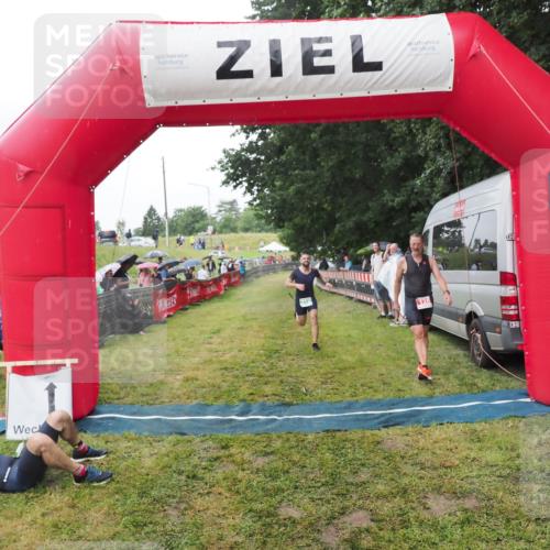 21.06.2025 - 27. Vierlanden-Triathlon MichiJ http://msf.ph/oto/8045760 15.06.2026 13:54:14 Ziel 125, 719 meine-sportfotos.de