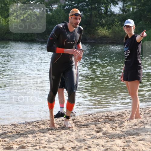 15.06.2025 - 27. Vierlanden-Triathlon Lena Gebhardt http://msf.ph/oto/8045832 15.06.2025 08:40:57 Schwimmen 99, 114, 129, 147 meine-sportfotos.de