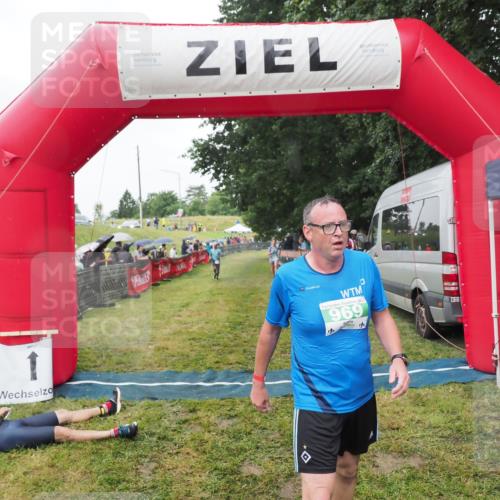 21.06.2025 - 27. Vierlanden-Triathlon MichiJ http://msf.ph/oto/8045852 15.06.2026 13:55:55 Ziel 699, 784, 969 meine-sportfotos.de