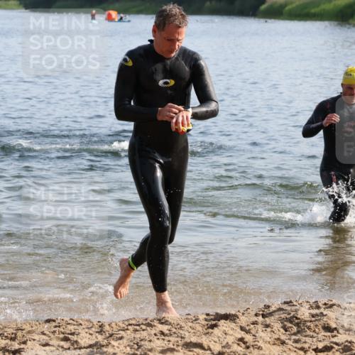 15.06.2025 - 27. Vierlanden-Triathlon Lena Gebhardt http://msf.ph/oto/8045866 15.06.2025 08:41:02 Schwimmen 99, 109, 114, 129, 138, 147 meine-sportfotos.de