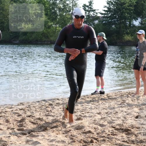 15.06.2025 - 27. Vierlanden-Triathlon Lena Gebhardt http://msf.ph/oto/8045932 15.06.2025 08:41:09 Schwimmen 22, 99, 109, 111, 114, 129, 138, 147, 176 meine-sportfotos.de