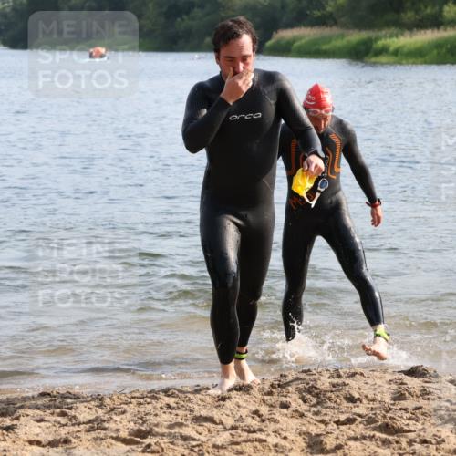 15.06.2025 - 27. Vierlanden-Triathlon Lena Gebhardt http://msf.ph/oto/8045957 15.06.2025 08:41:13 Schwimmen 22, 99, 109, 111, 129, 138, 147, 176 meine-sportfotos.de