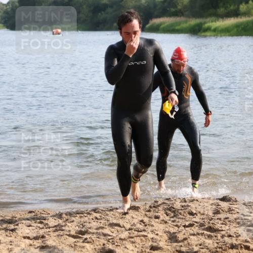 15.06.2025 - 27. Vierlanden-Triathlon Lena Gebhardt http://msf.ph/oto/8045964 15.06.2025 08:41:13 Schwimmen 22, 99, 109, 111, 129, 138, 147, 176 meine-sportfotos.de