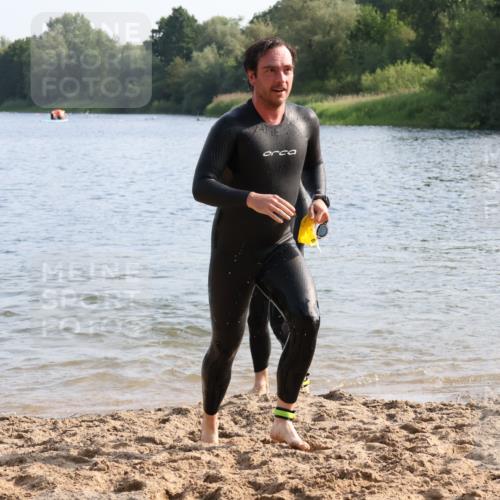 15.06.2025 - 27. Vierlanden-Triathlon Lena Gebhardt http://msf.ph/oto/8045973 15.06.2025 08:41:14 Schwimmen 22, 109, 111, 129, 138, 147, 176 meine-sportfotos.de