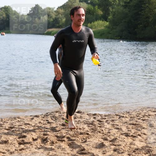 15.06.2025 - 27. Vierlanden-Triathlon Lena Gebhardt http://msf.ph/oto/8045977 15.06.2025 08:41:14 Schwimmen 22, 109, 111, 129, 138, 147, 176 meine-sportfotos.de