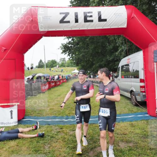 21.06.2025 - 27. Vierlanden-Triathlon MichiJ http://msf.ph/oto/8045983 15.06.2026 13:56:50 Ziel 1105, 1110 meine-sportfotos.de