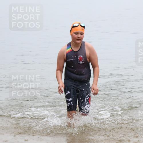 21.06.2025 - 27. Vierlanden-Triathlon Lena Gebhardt http://msf.ph/oto/8046089 15.06.2025 14:52:21 Schwimmen 1361 meine-sportfotos.de