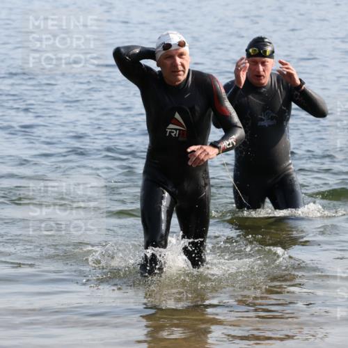 15.06.2025 - 27. Vierlanden-Triathlon Lena Gebhardt http://msf.ph/oto/8046110 15.06.2025 08:42:01 Schwimmen 121, 128 meine-sportfotos.de