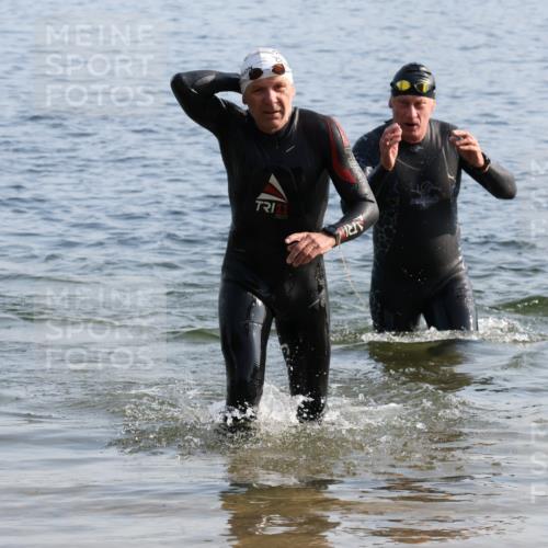 15.06.2025 - 27. Vierlanden-Triathlon Lena Gebhardt http://msf.ph/oto/8046113 15.06.2025 08:42:01 Schwimmen 121, 128 meine-sportfotos.de