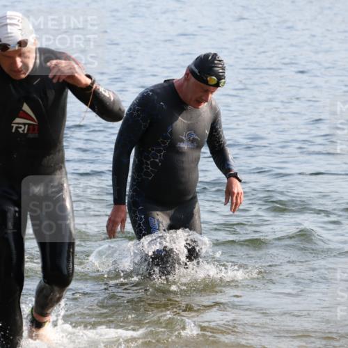 15.06.2025 - 27. Vierlanden-Triathlon Lena Gebhardt http://msf.ph/oto/8046121 15.06.2025 08:42:03 Schwimmen 121, 128, 135 meine-sportfotos.de