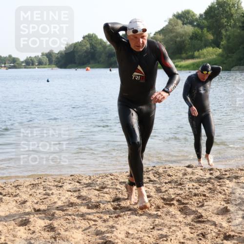 15.06.2025 - 27. Vierlanden-Triathlon Lena Gebhardt http://msf.ph/oto/8046175 15.06.2025 08:42:07 Schwimmen 71, 121, 128, 135, 191 meine-sportfotos.de