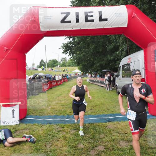 21.06.2025 - 27. Vierlanden-Triathlon MichiJ http://msf.ph/oto/8046208 15.06.2026 13:58:48 Ziel 1156, 1400 meine-sportfotos.de