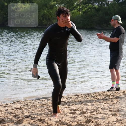 15.06.2025 - 27. Vierlanden-Triathlon Lena Gebhardt http://msf.ph/oto/8046213 15.06.2025 08:42:12 Schwimmen 71, 121, 128, 135, 191 meine-sportfotos.de